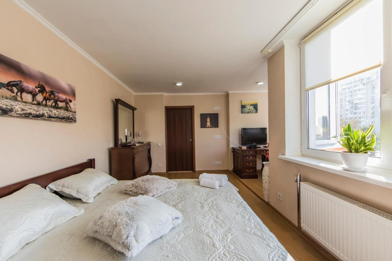 Super Comfort Flat For You Near The Metro. كييف المظهر الخارجي الصورة
