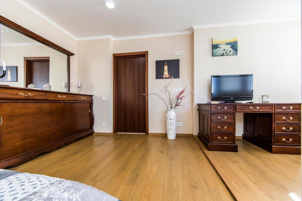Super Comfort Flat For You Near The Metro. كييف المظهر الخارجي الصورة