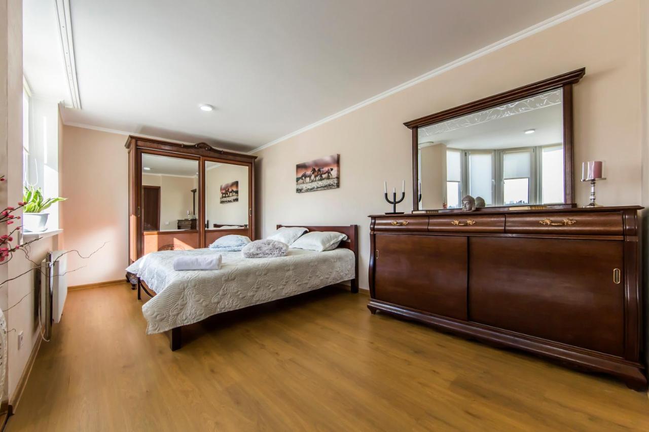 Super Comfort Flat For You Near The Metro. كييف المظهر الخارجي الصورة