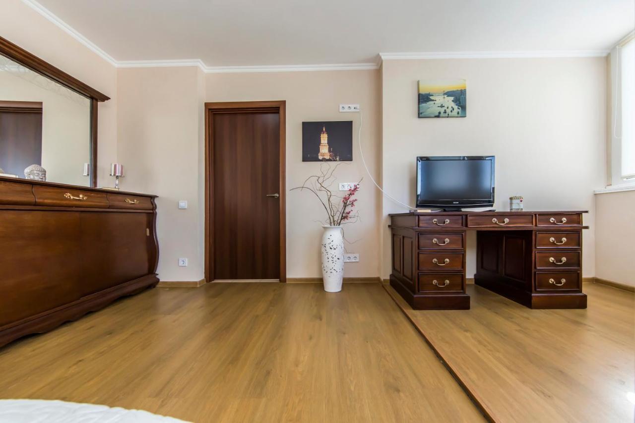 Super Comfort Flat For You Near The Metro. كييف المظهر الخارجي الصورة